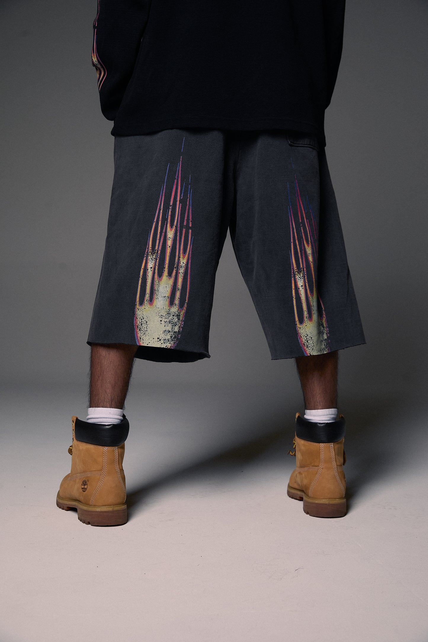 Black Flame 3/4 Shorts (Vintage Black)